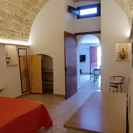 Casa Vacanza A Presicce Per 4 Persone, Tra Borghi E Spiagge Del Salento